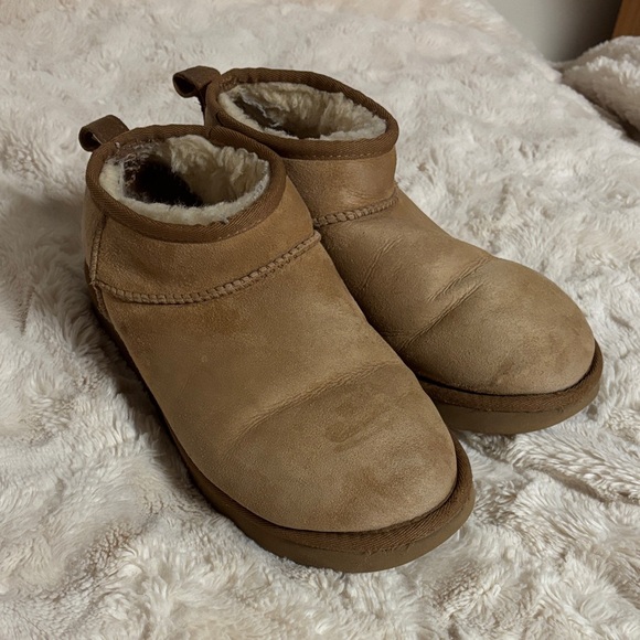 Women’s UGG Ultra Mini Chestnut - Picture 1 of 4